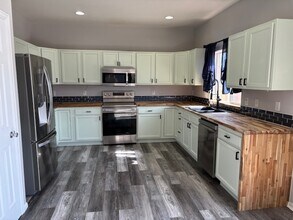 661 7th St in Evansville, WY - Foto de edificio - Building Photo