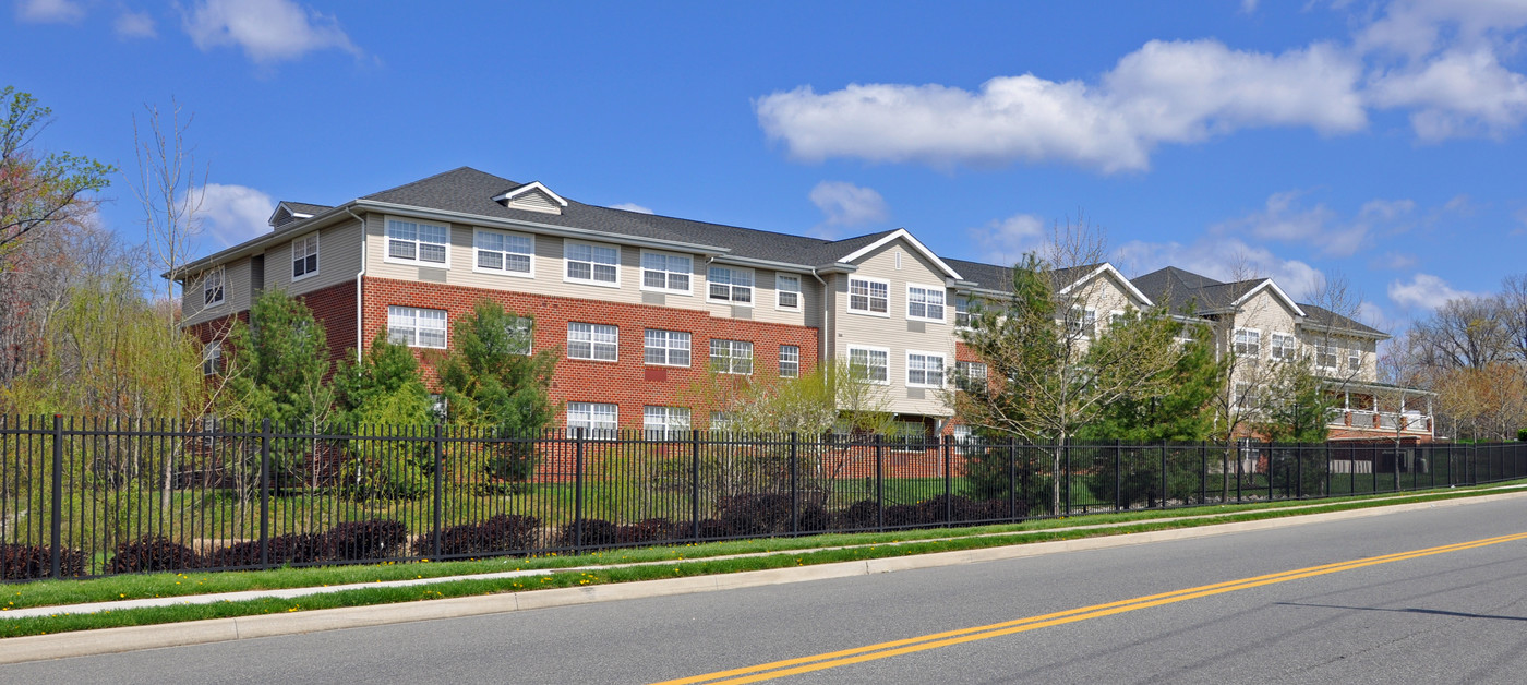 Park View At Woodlawn in Gwynn Oak, MD - Foto de edificio