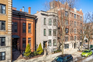 2252 N Cleveland Ave in Chicago, IL - Building Photo