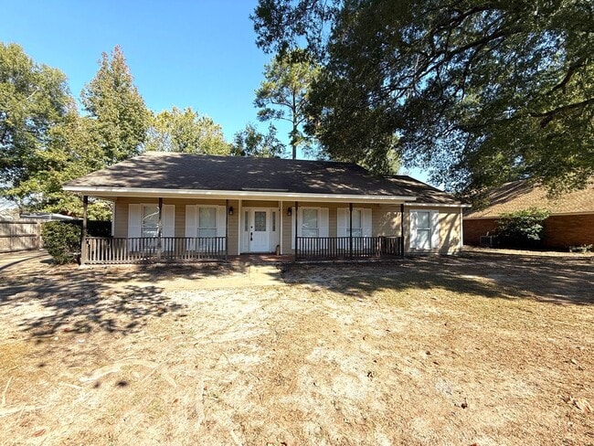 property at 4043 Ray Dr