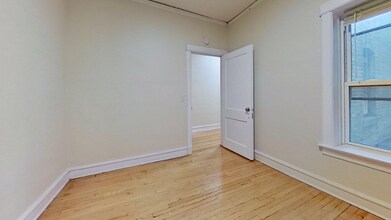 2537 N Farwell Ave in Milwaukee, WI - Foto de edificio - Building Photo