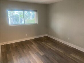 4610 W Gray St in Tampa, FL - Building Photo - Building Photo