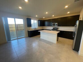 6939 Snowdon Razor St in Sparks, NV - Building Photo - Building Photo