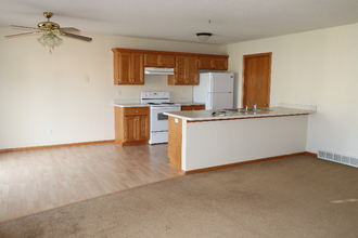 301 8th Ave W in Osakis, MN - Building Photo - Building Photo