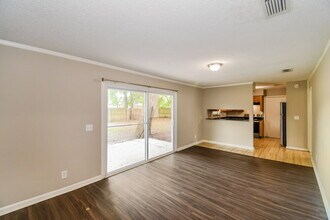 3933 Gumwood Dr W in Jacksonville, FL - Building Photo - Building Photo
