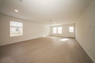 9204 SW 20th St in Oklahoma City, OK - Building Photo - Building Photo