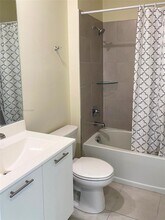 8301 NW 41st St, Unit b107 in Doral, FL - Building Photo - Building Photo