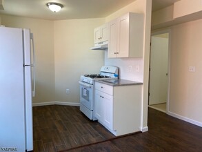 83 Summit Ave in Summit, NJ - Building Photo - Building Photo