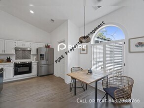 1985 Gray Battery Ct in Mount Pleasant, SC - Building Photo - Building Photo