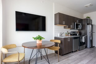 Bridge at Turtle Creek in Austin, TX - Building Photo