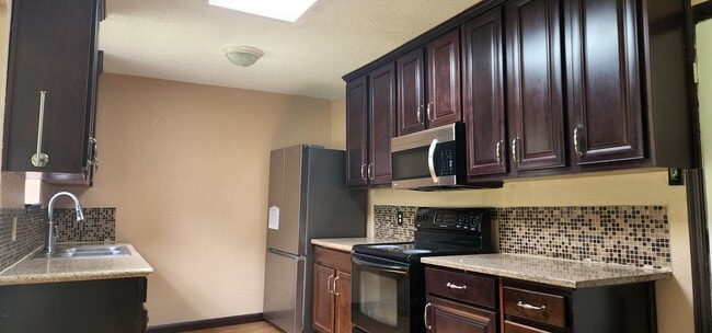 property at 5421 Parkview Dr
