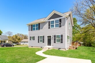 1020 N Oakwood St in Gastonia, NC - Building Photo - Building Photo