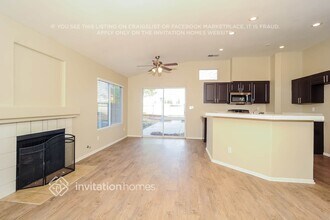 42550 Blossom Dr in Lancaster, CA - Foto de edificio - Building Photo