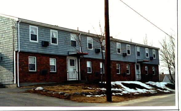 27 Melvin St in Wakefield, MA - Building Photo