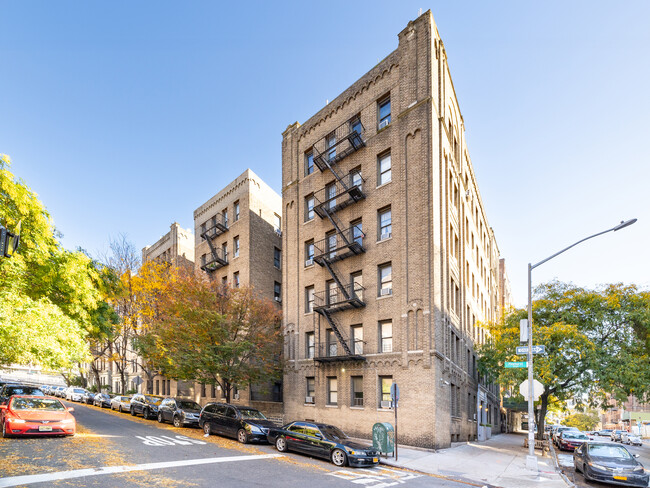 809 W 177th St in New York, NY - Foto de edificio - Building Photo