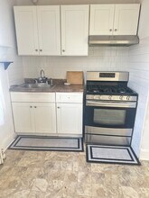 214 Chamberlain Ave, Unit 2 in Paterson, NJ - Building Photo - Building Photo