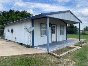 15675 TX-36 in Gatesville, TX - Building Photo - Building Photo