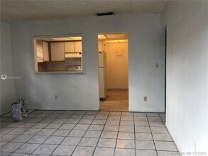 6237 Polk St-Unit -1 in Hollywood, FL - Building Photo - Building Photo