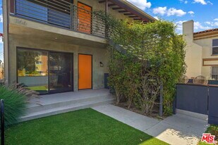 1166 Cochran Ave in Los Angeles, CA - Building Photo