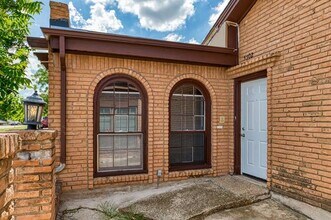 5302 Wonder Dr in Fort Worth, TX - Building Photo - Building Photo