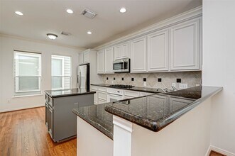 1425 Oneil St in Houston, TX - Building Photo - Building Photo