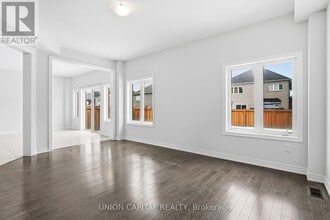 943 Larter St in Innisfil, ON - Building Photo - Building Photo