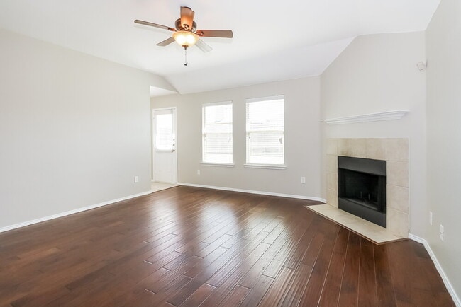 1616 Chivalry Ln in Fort Worth, TX - Building Photo - Building Photo