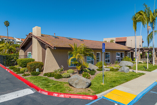 Ascot Village in Vista, CA - Building Photo - Building Photo