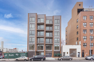 208 19th St in Brooklyn, NY - Building Photo - Building Photo