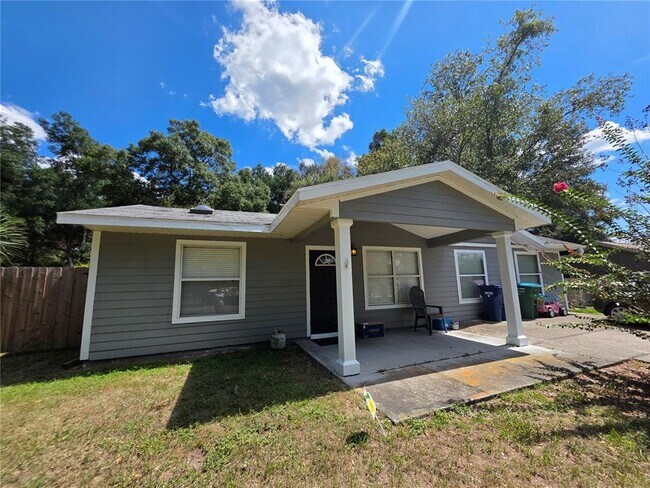 1207 SW 255th St in Newberry, FL - Building Photo - Building Photo