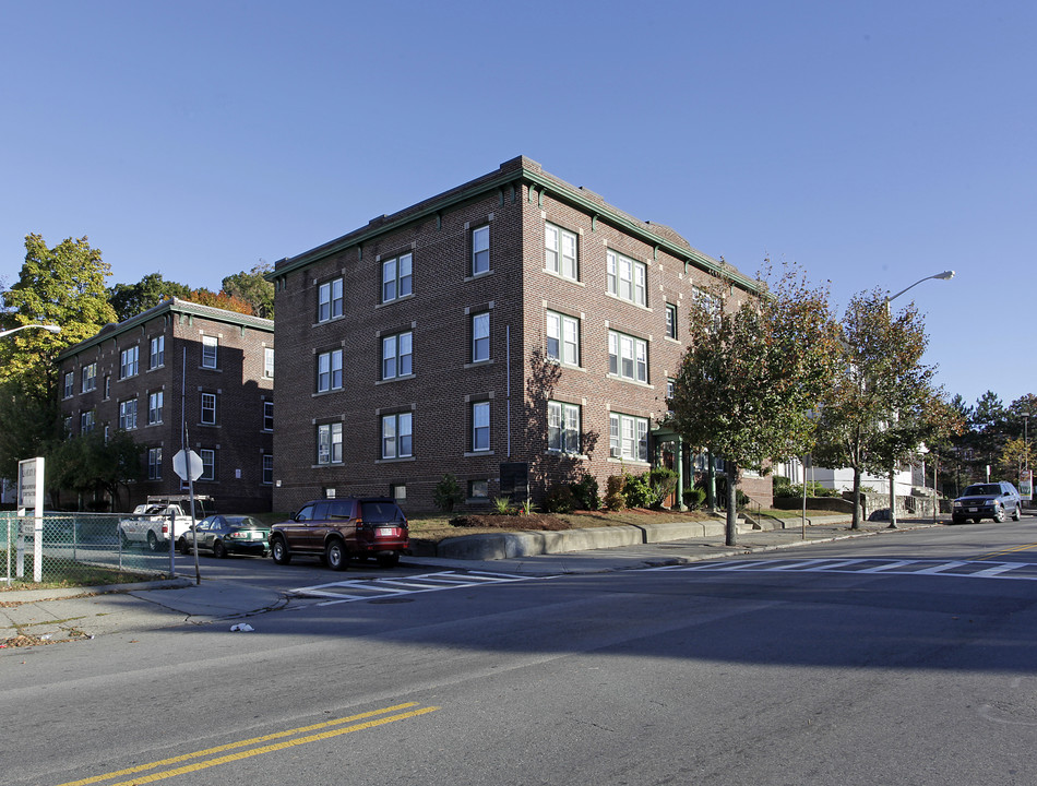 1020 Main St in Worcester, MA - Foto de edificio