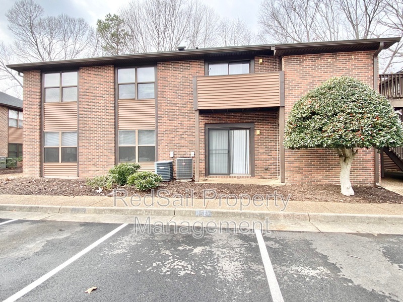 153 Windsor Castle Dr in Newport News, VA - Building Photo