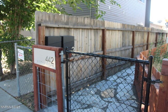 442 E 7th St in Reno, NV - Foto de edificio - Building Photo