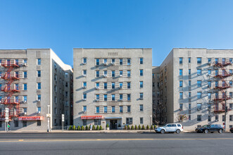 2190 Boston Rd in Bronx, NY - Foto de edificio - Building Photo