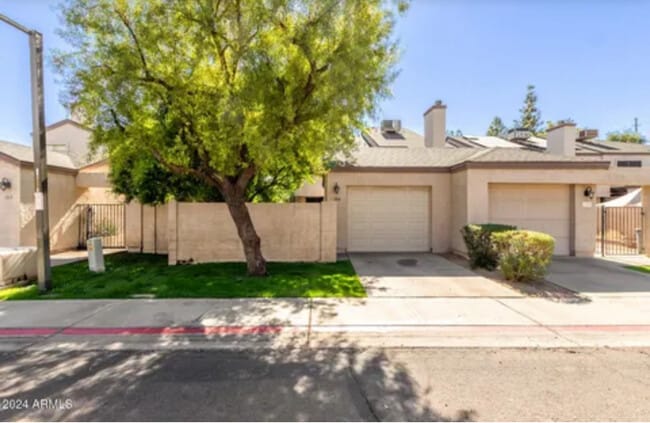 property at 3211 E Lavey Ln