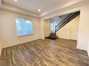 1829 Cape Cod Landing Dr, Unit 2 in Las Vegas, NV - Foto de edificio - Building Photo