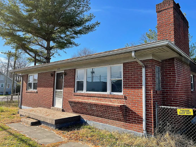 property at 4408 Cane Run Rd