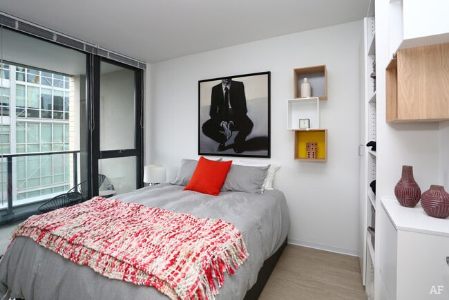 750 N Wells St, Unit 2209 in Chicago, IL - Building Photo - Building Photo