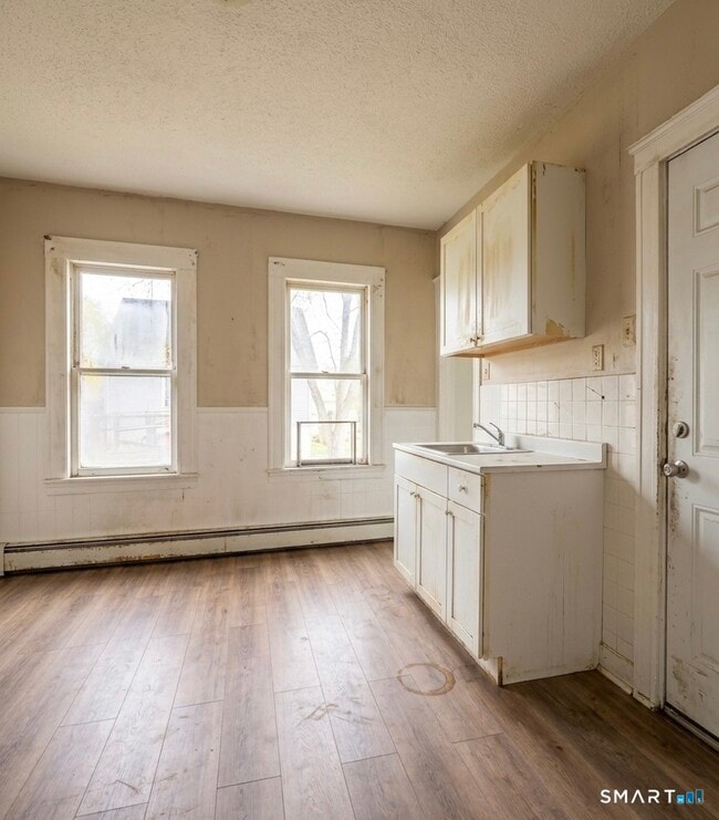 341 Stanley St in New Britain, CT - Building Photo - Building Photo