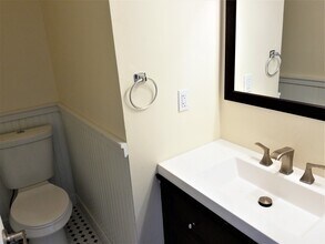 678 Savin Ave, Unit 2D in West Haven, CT - Building Photo - Building Photo