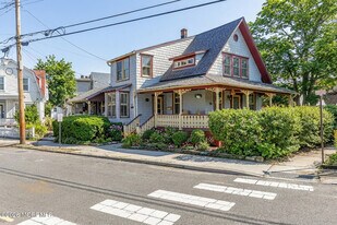 64 Asbury Ave in Ocean Grove, NJ - Building Photo