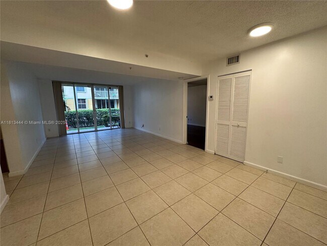 1450 SE 3rd Ave in Dania Beach, FL - Building Photo - Building Photo