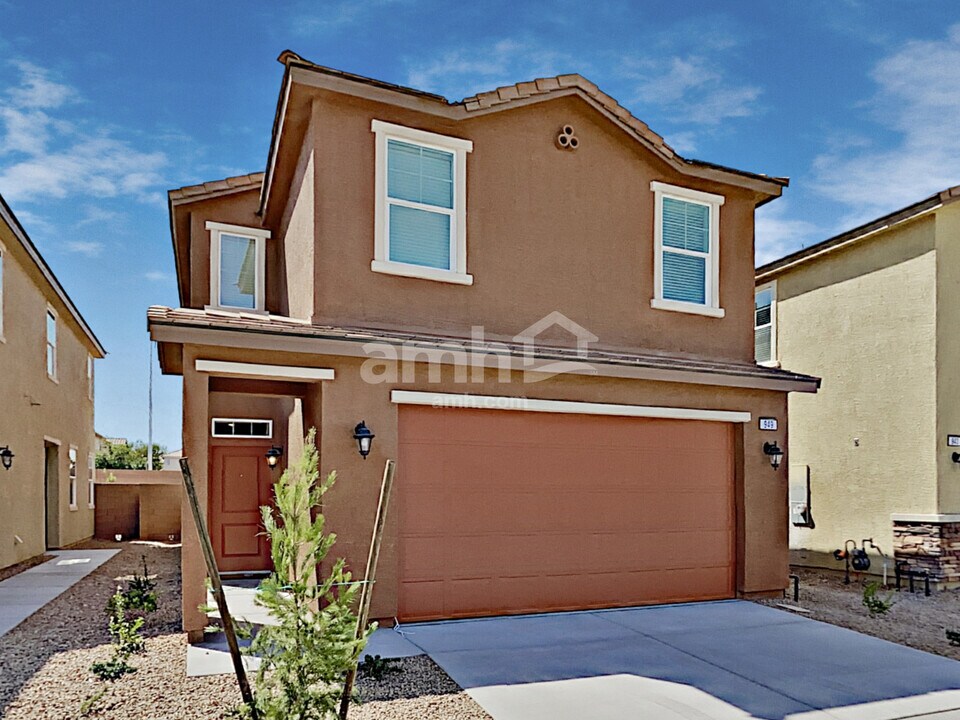 9875 S Eastern Ave in Las Vegas, NV - Building Photo
