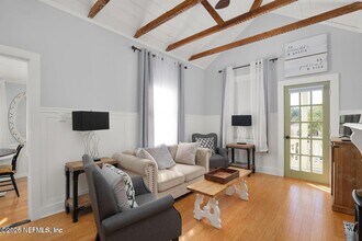 251 Charlotte St in St. Augustine, FL - Foto de edificio - Building Photo