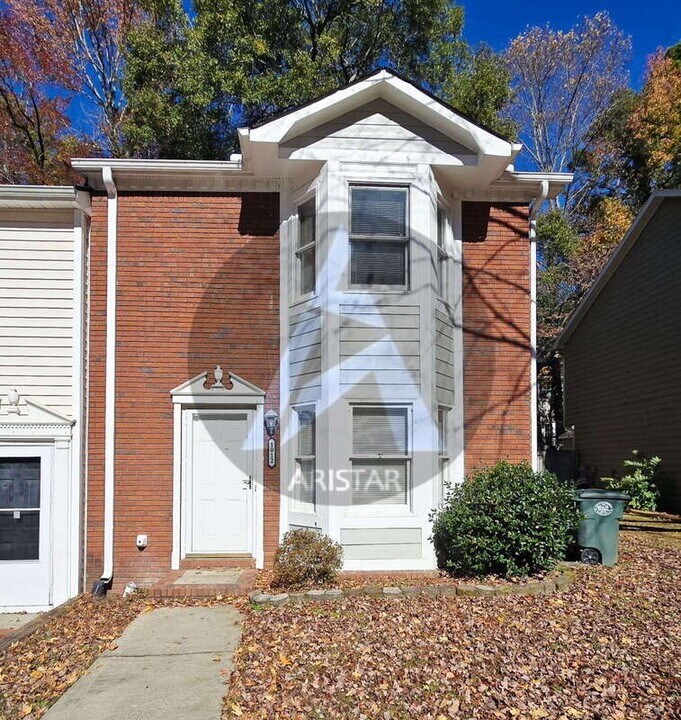 1012 Kennesborough Rd NW in Kennesaw, GA - Building Photo