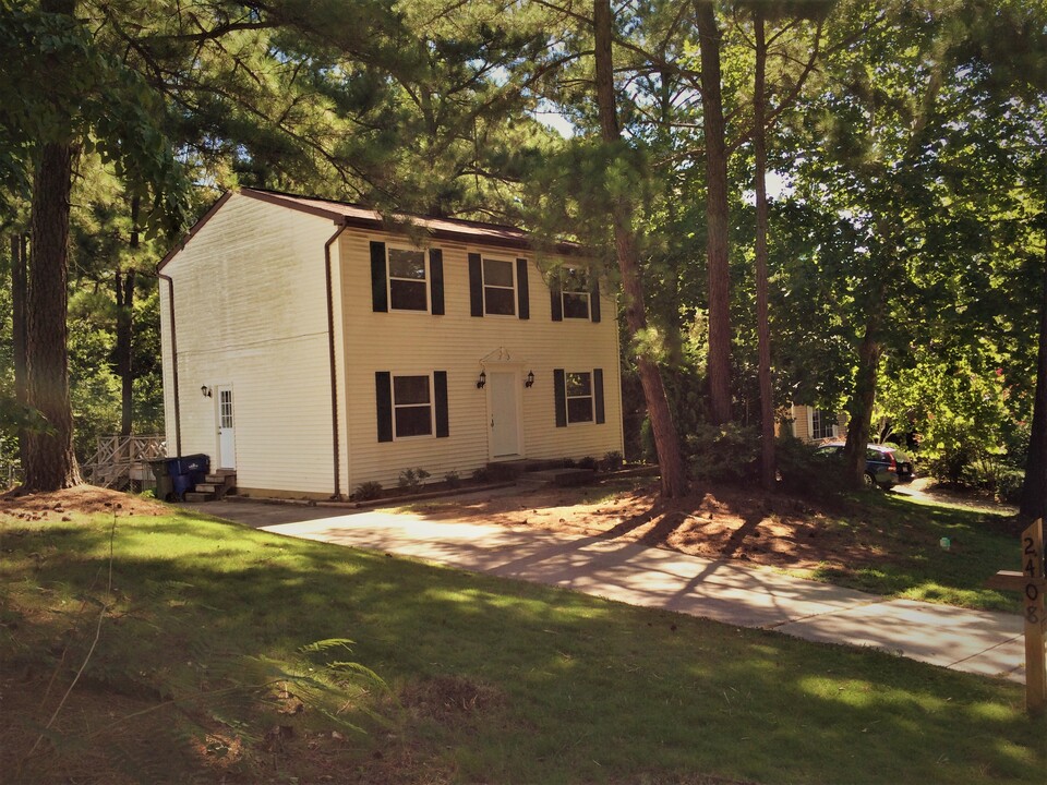 2408 Cavalier St in Raleigh, NC - Building Photo