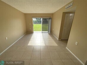1101 Benoist Farms Rd in West Palm Beach, FL - Building Photo - Building Photo
