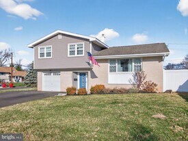 1277 Beverly Rd in Warminster, PA - Building Photo