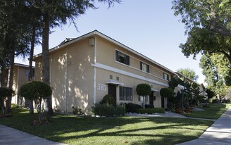 587 Silverwood Ave in Upland, CA - Building Photo