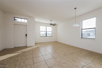 1631 SW 25th Ln in Cape Coral, FL - Building Photo - Building Photo